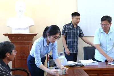 Phường Âu Lâu chi trả bồi thường, hỗ trợ giải phóng mặt bằng dự án Khu công nghiệp Trấn Yên