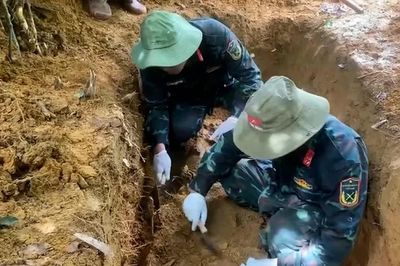 Phát hiện, cất bốc hài cốt liệt sĩ giữa cánh rừng miền núi Nam Đông