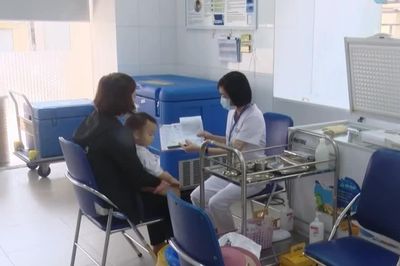 Việt Nam chính thức triển khai vaccine tay chân miệng EV71
