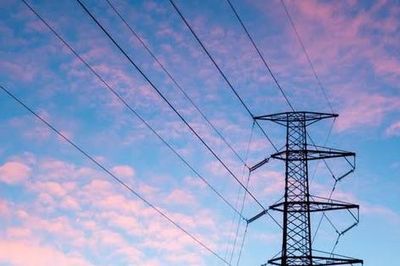 Ngành điện quý III: POW, NT2 bứt phá mạnh, REE duy trì đà tăng trưởng