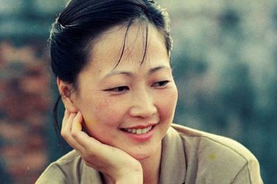 Mỹ nhân màn ảnh một thời: 72 tuổi vẫn đóng phim, bình dị bên chồng nhiếp ảnh gia