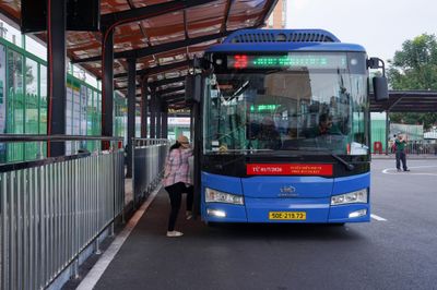 Diện mạo của bến xe buýt cửa ngõ TP.HCM sau khi chỉnh trang
