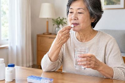 Mắc nhiều bệnh mạn tính, làm sao để dùng thuốc an toàn?