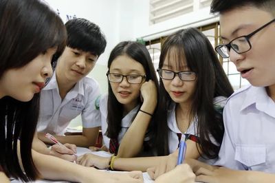 Bộ GD&ĐT dự kiến thi lớp 10 chỉ còn 2 môn, phụ huynh và học sinh phản ứng ra sao?