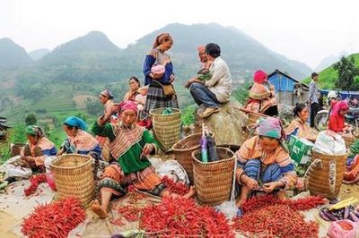 Khai thác văn hóa, đừng lạm dụng