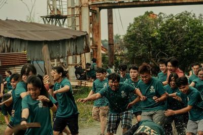 'Trại buôn người' doanh số gần 100 tỷ, tạo nên cơn sốt phòng vé