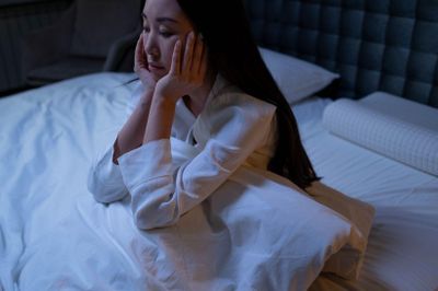 Vì sao bạn hay giật mình tỉnh giấc lúc 3h sáng?