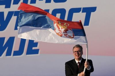 Vì sao Tổng thống Serbia Aleksandar Vucic từ chức?