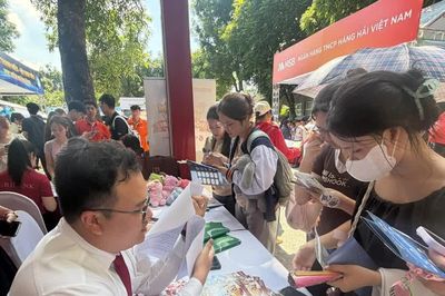 Hội trại 65 năm Học viện Ngân hàng - cơ hội để tân sinh viên tìm hiểu sâu về ngành học