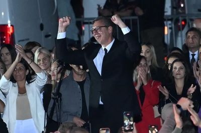 Tổng thống Serbia Aleksandar Vucic từ chức, ra tranh cử Thủ tướng