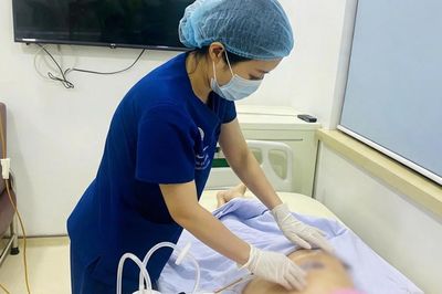 Nhập viện cấp cứu vì tiêm chất làm đầy từ nhiều năm trước