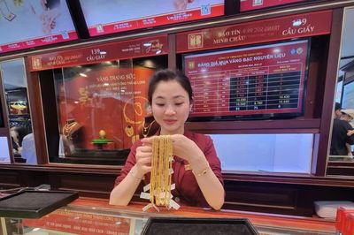 Giá vàng hôm nay (28/9): Đồng loạt giảm mạnh