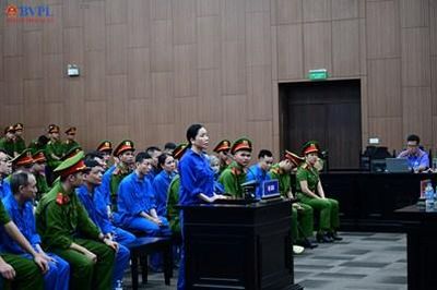 Toàn cảnh phiên tòa xét xử 65 bị cáo trong vụ 'chạy' giám định tâm thần