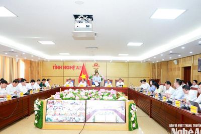 Chủ tịch UBND tỉnh Nghệ An yêu cầu tập trung cao nhất cho mục tiêu tăng trưởng năm 2026