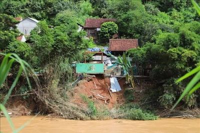 Ứng phó sạt lở bờ sông Lam, bảo vệ khu dân cư