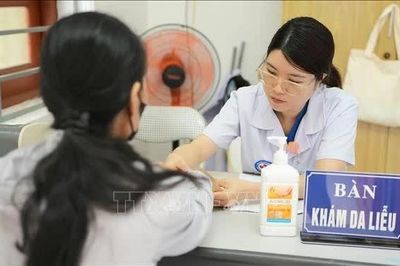 Củng cố y tế cơ sở, lấy sức khỏe nhân dân làm thước đo