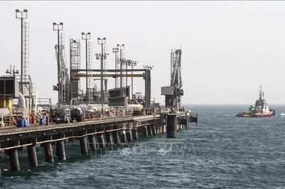 Mỹ cảnh báo Iran có thể không còn dầu để giao dịch trong 2 tuần