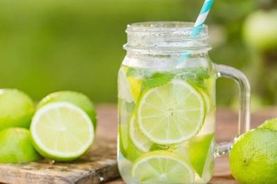 Uống nước chanh mỗi ngày suốt 6 tháng, người phụ nữ 32 tuổi bất ngờ khi đi khám