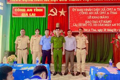 Trang bị kỹ năng lái xe mô tô, xe gắn máy an toàn cho học sinh và lực lượng chức năng ở thôn làng