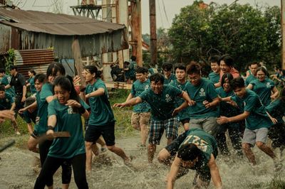 'Trại Buôn Người' lập kỷ lục, doanh thu tăng sốc