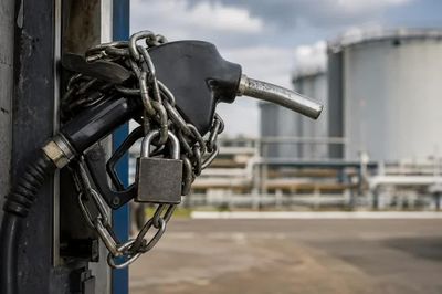 Mỹ cân nhắc cấm xuất khẩu dầu diesel để hạ nhiệt giá nhiên liệu