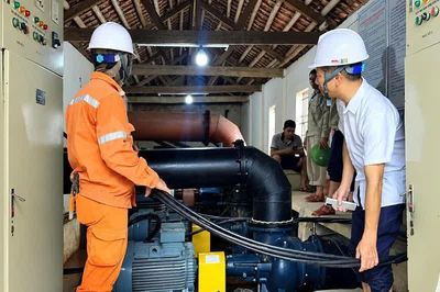 Điện lực Triệu Sơn xuyên đêm giữ điện cho các trạm bơm tiêu úng