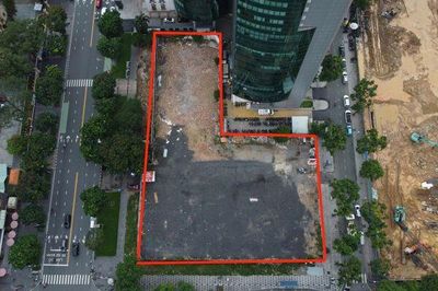 Hiện trạng khu đất 'vàng' 8-12 Lê Duẩn: Quây tôn nhiều năm, được định giá 3.422 tỷ đồng