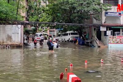 Bangkok khẩn trương tiêu thoát nước lũ trên toàn thành phố