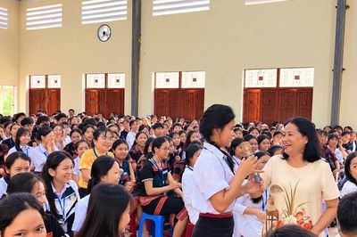Tuyên truyền pháp luật cho giáo viên và học sinh Trường Phổ thông dân tộc nội trú THPT Quảng Nam