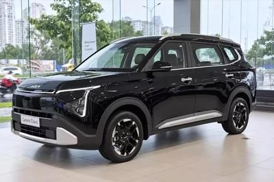 Kia Carens Clavis lộ diện tại đại lý Việt: Thiết kế mới, thêm loạt trang bị đáng chú ý