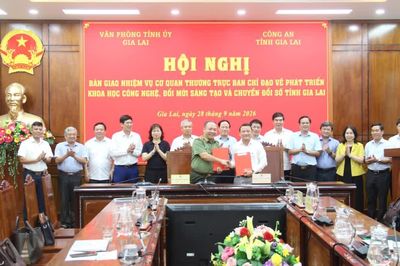 Bàn giao nhiệm vụ Cơ quan Thường trực Ban Chỉ đạo về phát triển KHCN, đổi mới sáng tạo và chuyển đổi số