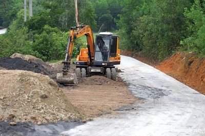 Những tuyến đường nối 'ý Đảng, lòng dân'
