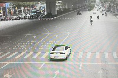 Hà Nội: Một tuần, phạt nguội hơn 160 ô tô, xe máy vượt đèn đỏ từ hình ảnh camera AI