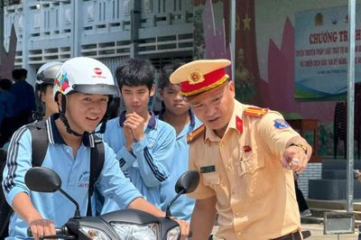 Đồng Tháp: Đưa kỹ năng lái xe an toàn vào trường học