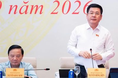 Nhiều nơi nghĩa vụ chỉ trên giấy còn trước cổng nhà, xe rác vẫn gom chung
