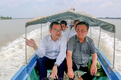 Đồng chí Lê Minh Hoan khảo sát thực tế Đầm Thị Tường
