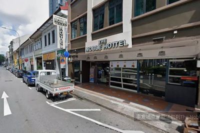 Vừa bước xuống xe lấy hành lý cho khách, tài xế taxi tử vong vì tai nạn hy hữu: Nhân chứng nói gì?