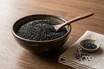 4 loại hạt giàu chất xơ hỗ trợ cải thiện táo bón