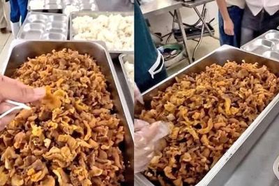 Sau vụ thịt trông 'giống tóp mỡ', trường tiểu học ở Hà Nội tạm dừng ăn bán trú