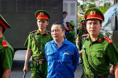 Xét xử 49 bị cáo Viện Pháp y tâm thần Trung ương vụ 'biến tội phạm thành người tâm thần'