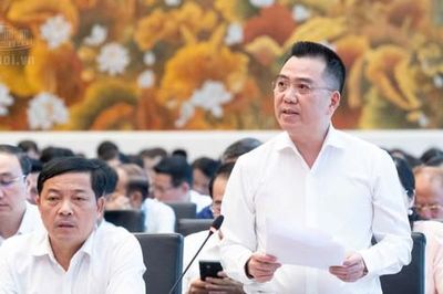 Hoàn thiện hành lang pháp lý cho phát triển điện, bưu chính và kinh tế biển