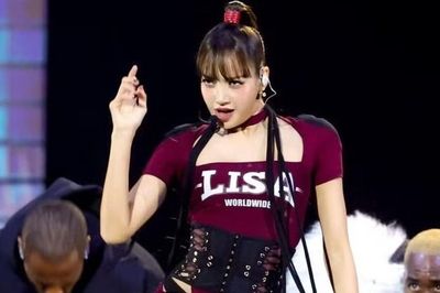 Lisa (BLACKPINK) đi vào lịch sử khi thắng giải VMAs 2026