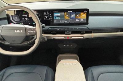 SUV 5 chỗ giá 780 triệu đồng của Kia thiết kế ấn tượng, động cơ hiện đại nhất phân khúc cạnh tranh Kia Seltos