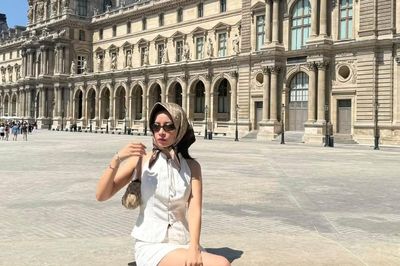 Chi Pu tựa nàng thơ giữa lòng kiến trúc cổ kính châu Âu