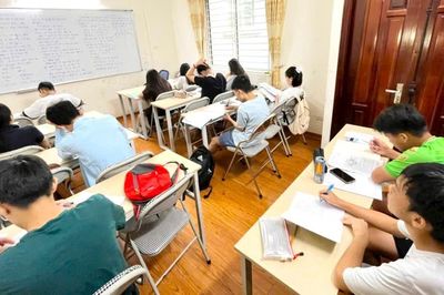 Nhiều tỉnh thành công khai đường dây nóng tố lạm thu và dạy thêm sai quy định