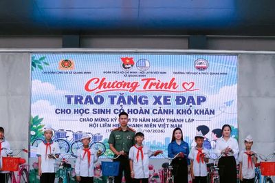Vòng xe yêu thương tiếp bước học trò nghèo đến lớp