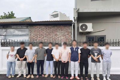 Triệt phá đường dây lôi kéo học sinh sinh viên bán tài khoản ngân hàng