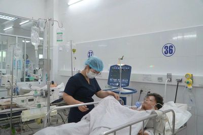 Hội chẩn khẩn, cứu sống thiếu niên 17 tuổi rách động mạch chủ