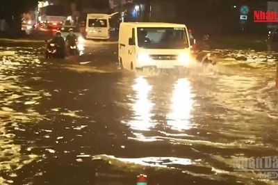 [Video] TP Hồ Chí Minh đón đỉnh triều cường vượt báo động 3 từ hôm nay, cảnh báo ngập sâu