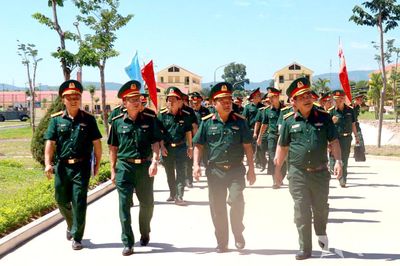 Đoàn công tác Học viện Chính trị tham quan, nghiên cứu thực tế tại Trung đoàn 48 (Sư đoàn 390, Quân đoàn 12)